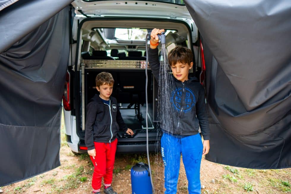 Douchette extérieure portable + rideau sur hayon (sans inst. électrique